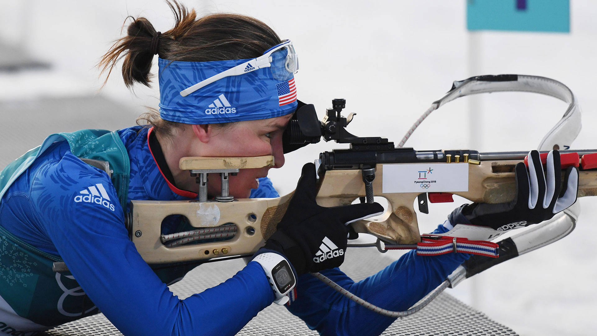Clare Egan Aims Her Rifle At Biathlon Winter Olympics Wallpaper