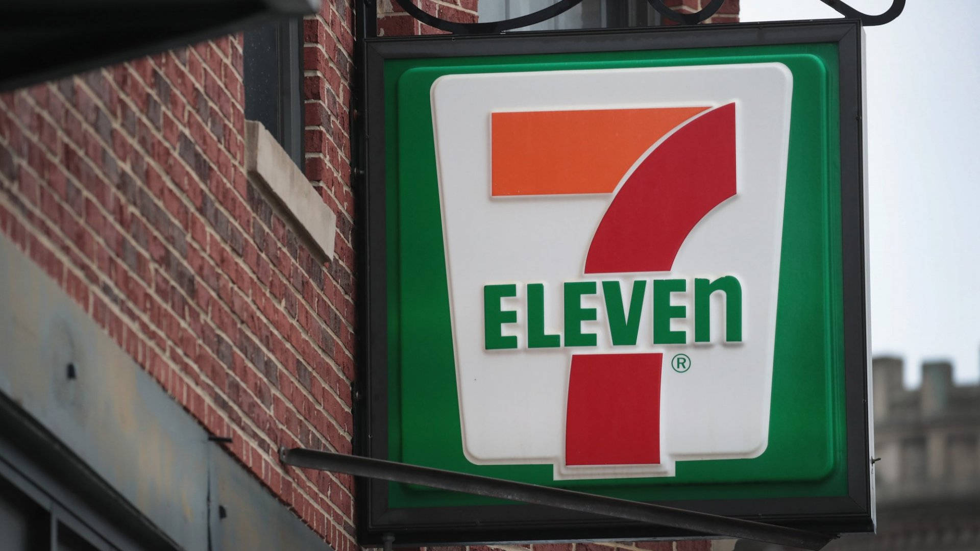 Classic 7 Eleven Sign Wallpaper