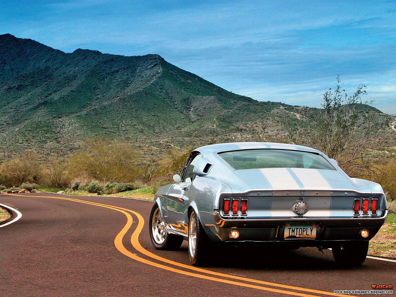 Classic Arcadian Blue Mustang 1967 Wallpaper