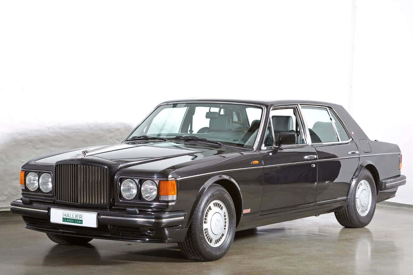 Klassieke Bentley Turbo R Zijaanzicht Achtergrond