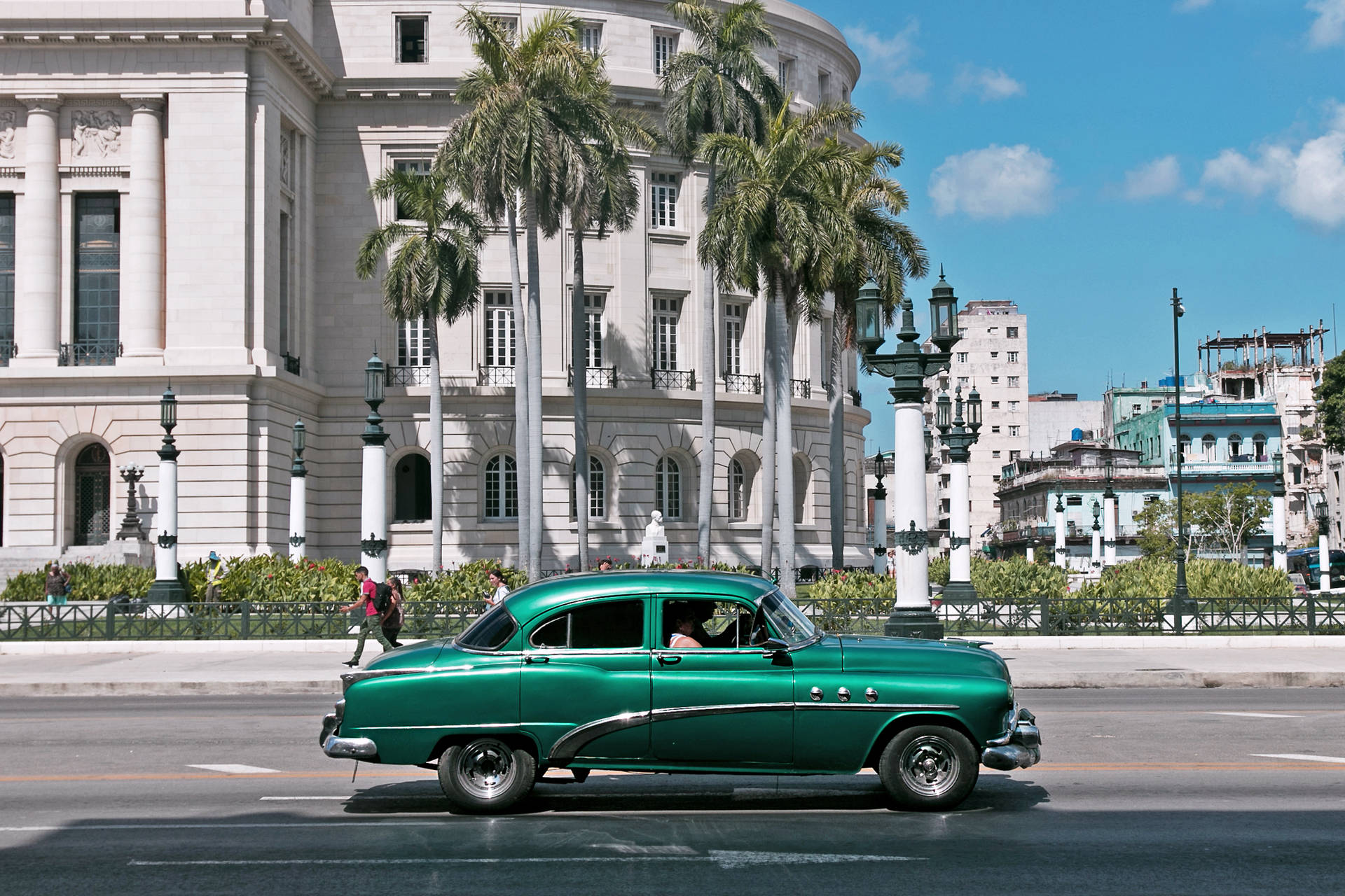 Classic Car In Cuba Wallpaper