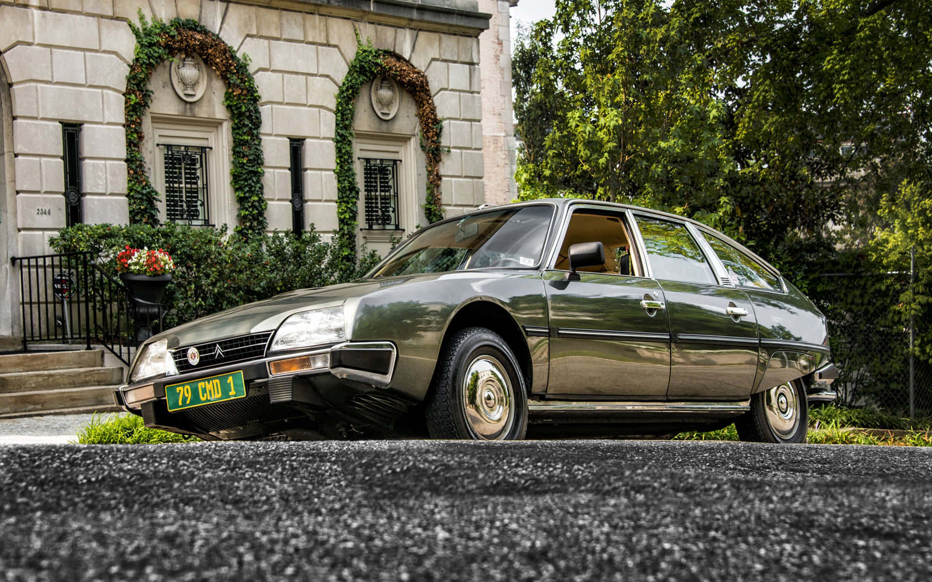 Classic Citroen Cx In Immaculate Condition Wallpaper