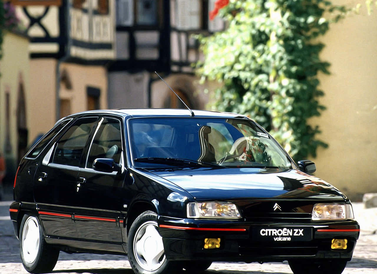 Classic Citroen Zx - Harmony Of Speed And Elegance Wallpaper