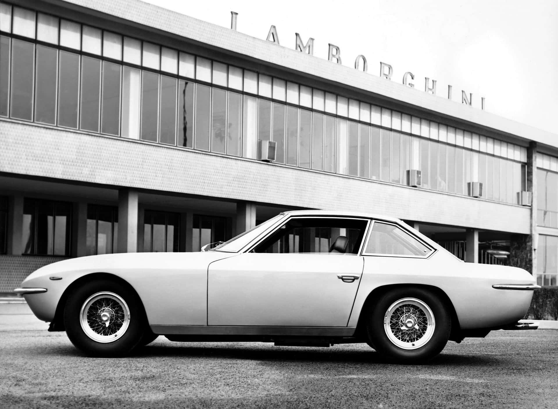 Classic Elegance - Lamborghini Islero Wallpaper