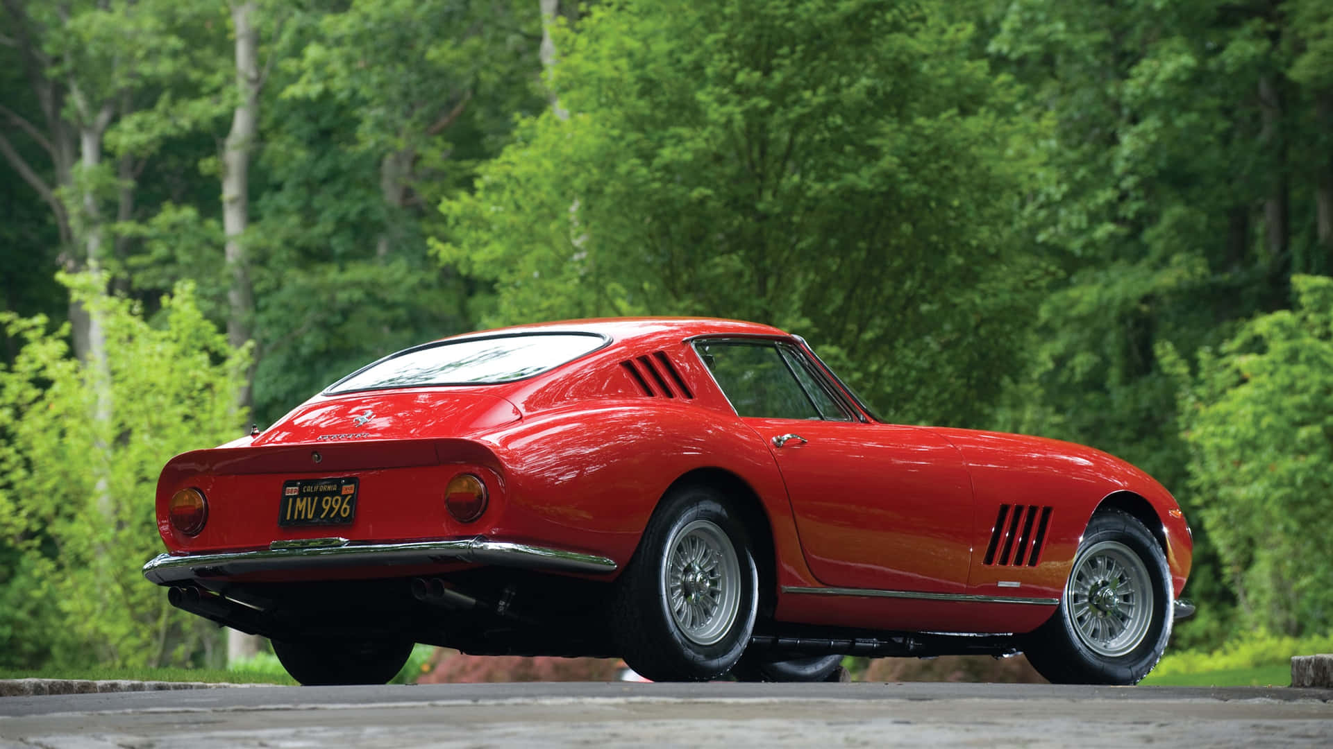 Denglanz Eines Klassischen Ferrari Genießen Wallpaper