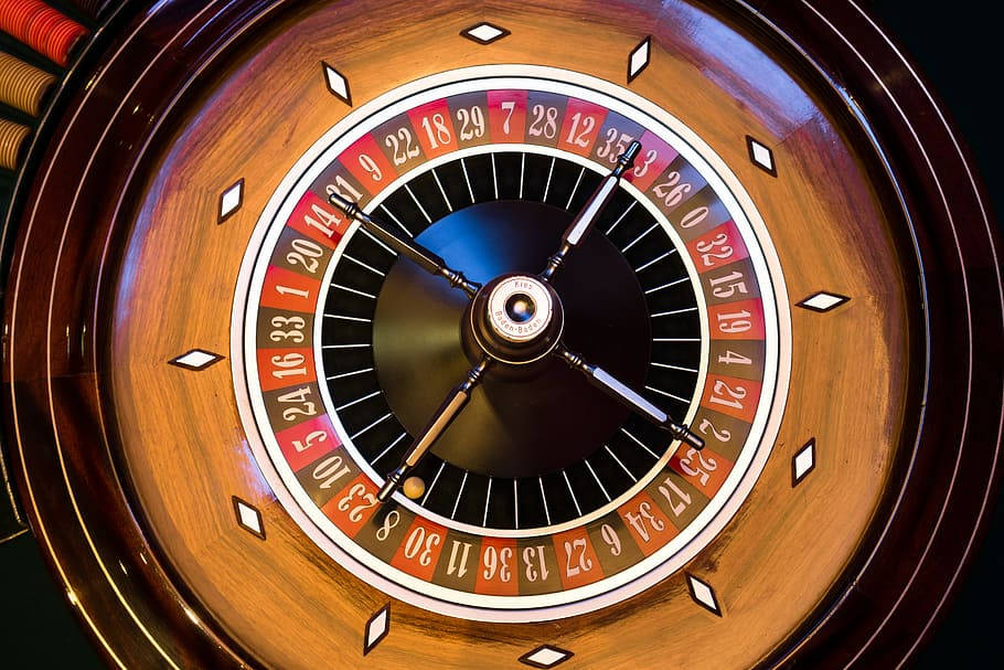 Classic Green Roulette Wheel Wallpaper