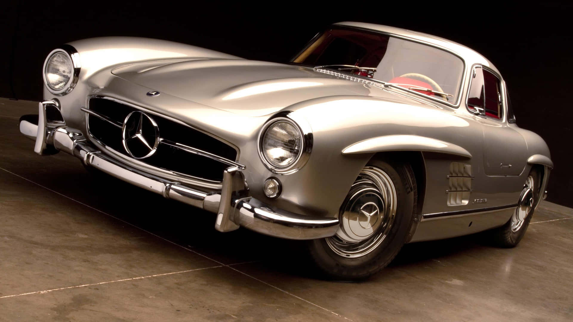 Unavecchia Auto Classica Mercedes, Che Brilla Alla Luce Del Sole. Sfondo