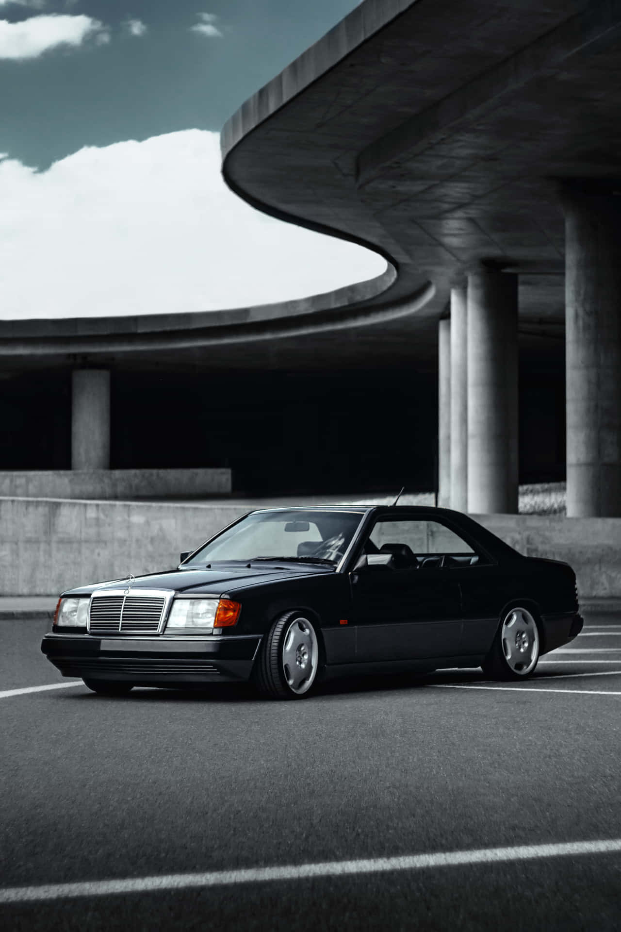 Classic Mercedes, A Car For Those Who Appreciate Timeless Beauty. Wallpaper