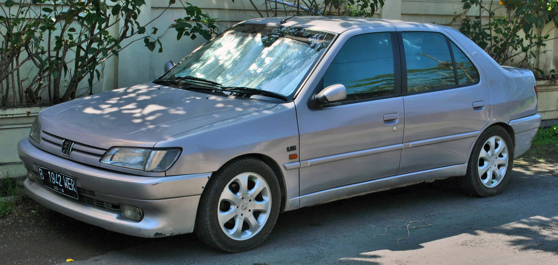 Classic Peugeot 306 In Its Prime Wallpaper