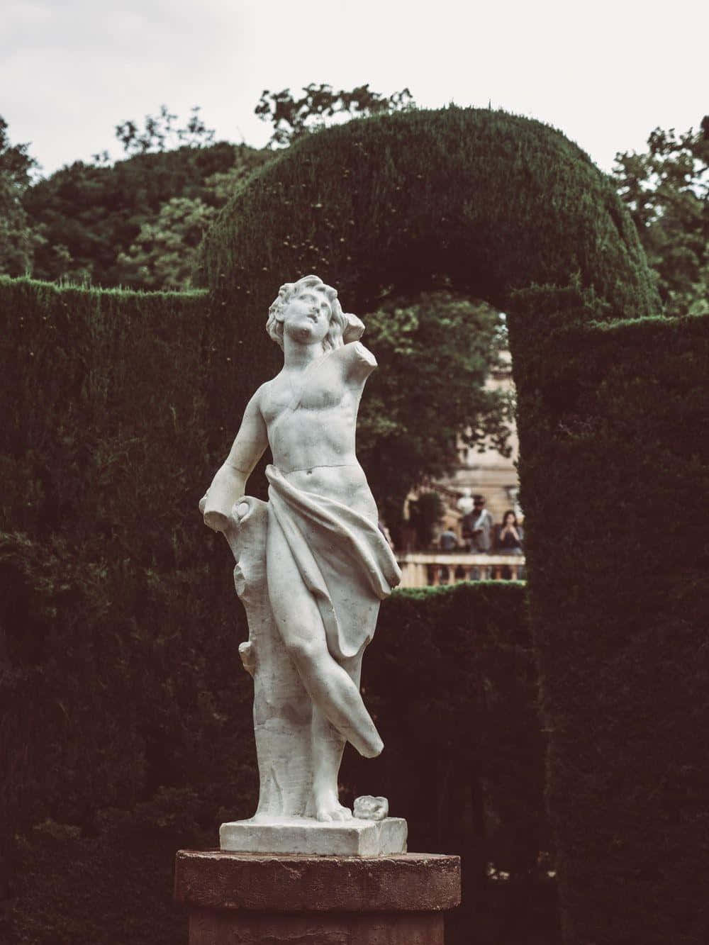 Classical Garden Statue Wallpaper
