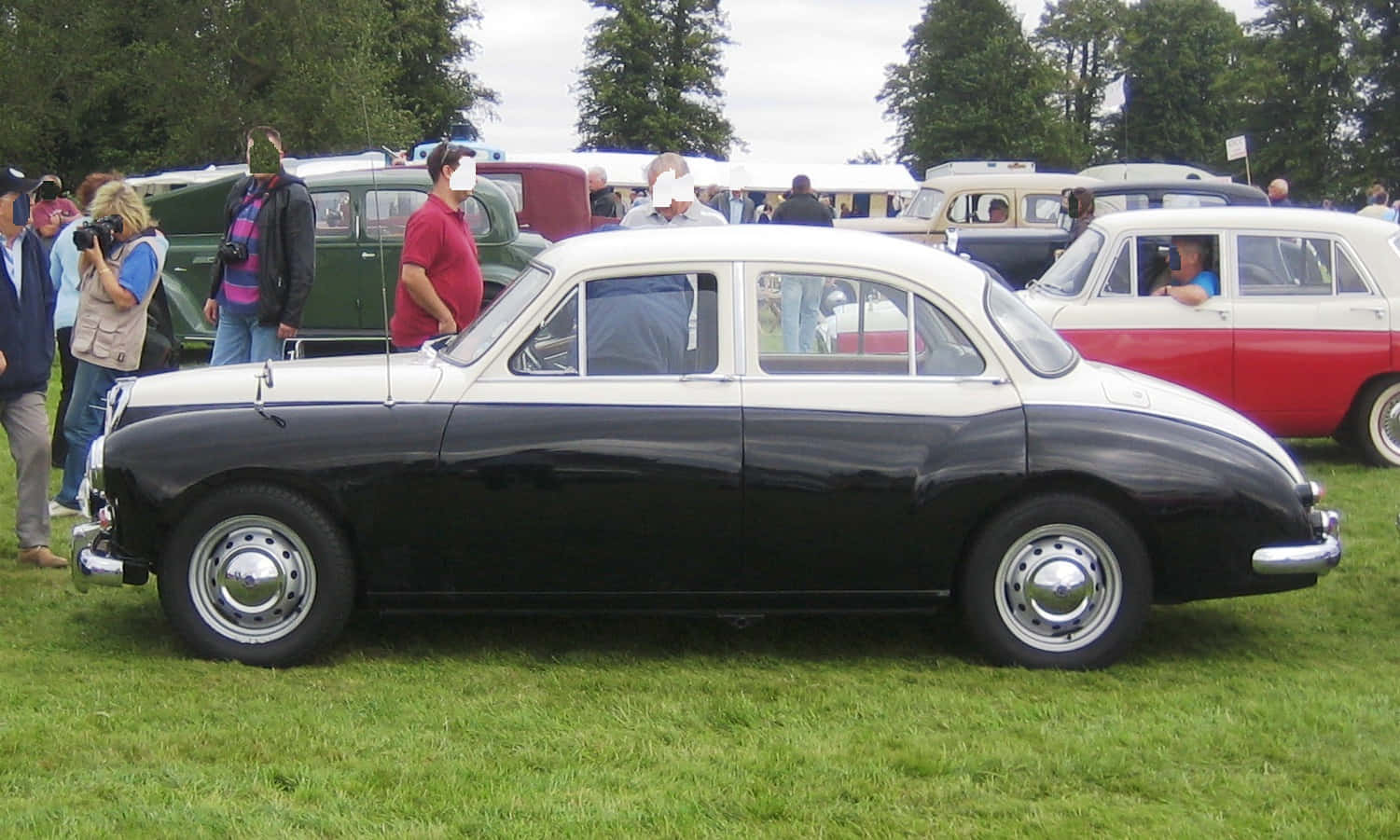 Classically Styled Mg Magnette Sedan On A Country Road Wallpaper