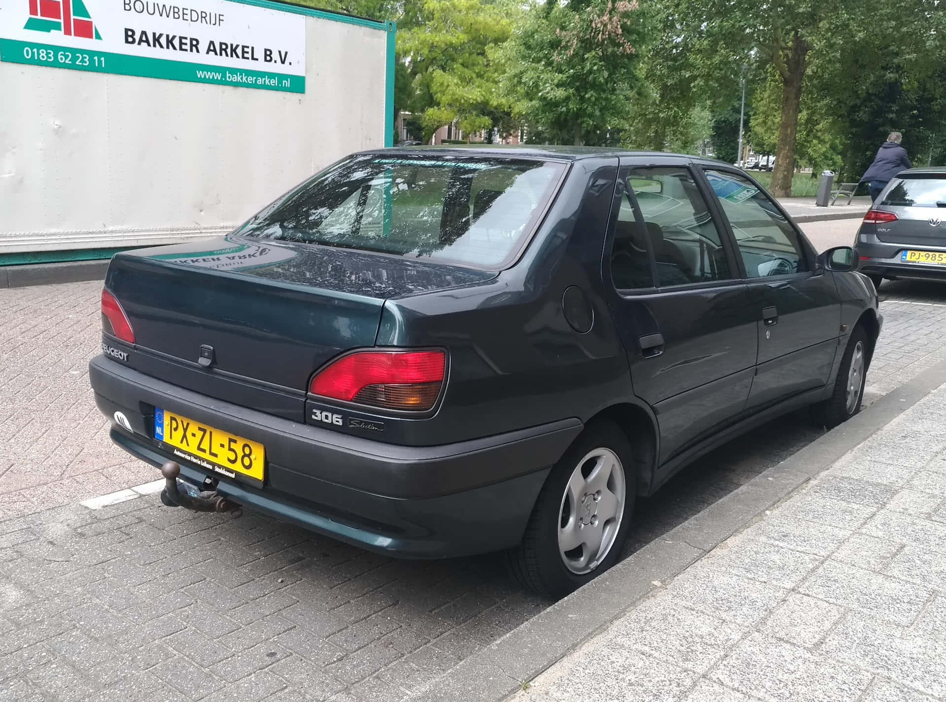 Tyylikäs Peugeot 306 Täydessä Loistossaan Taustakuva