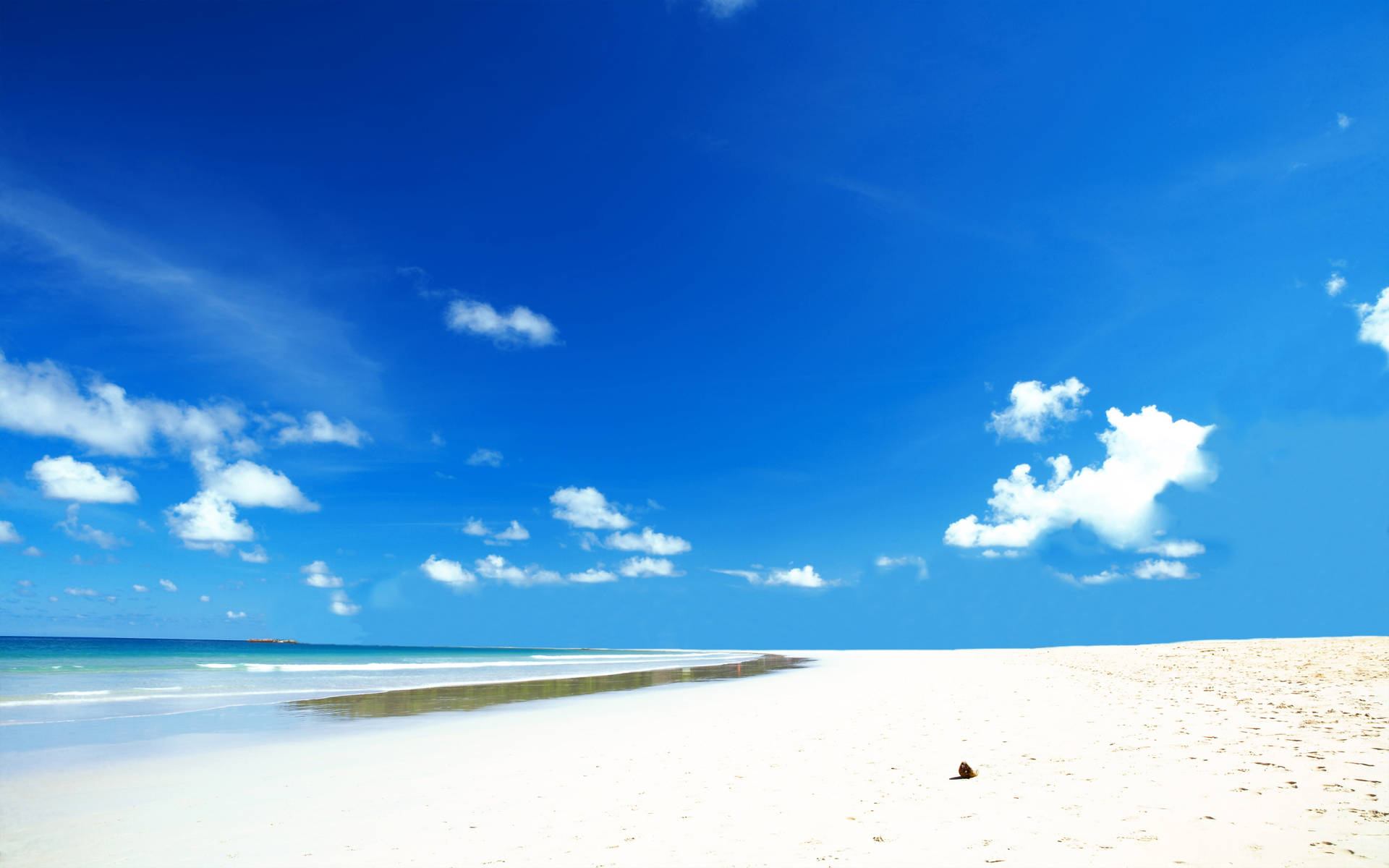 Clean White Sand Beach Desktop Wallpaper