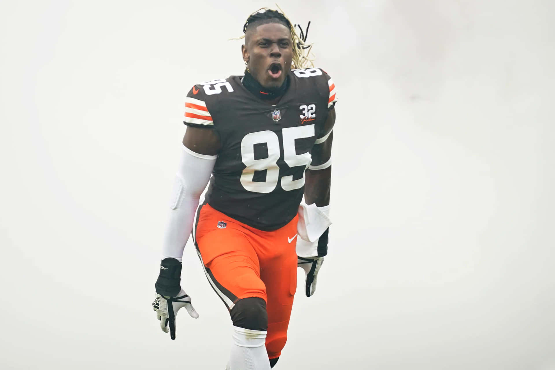 Cleveland Browns Player In Action Wallpaper