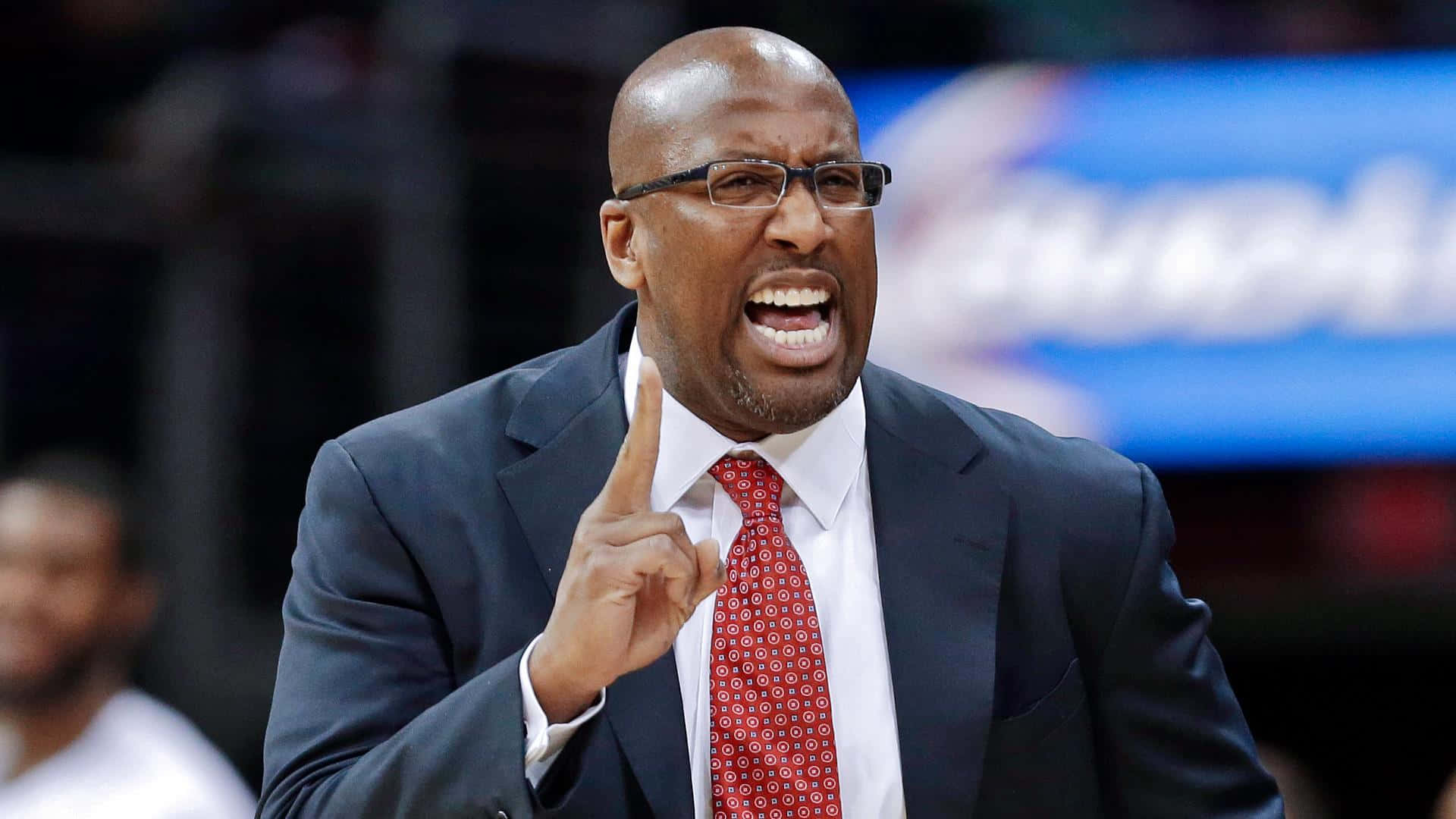 Cleveland Cavaliers American Basketball Head Coach Mike Brown Wallpaper