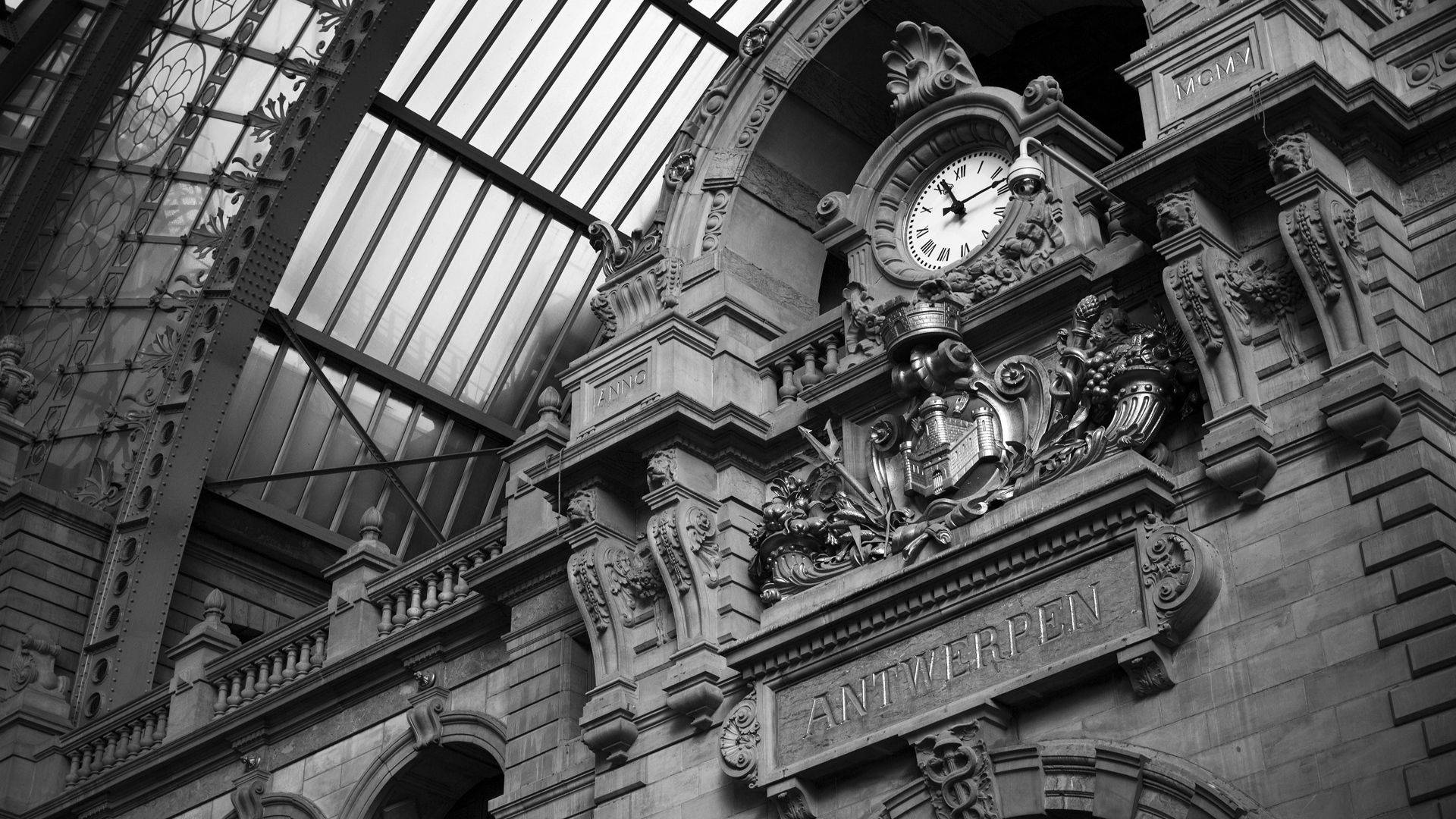 Clock In Train Station Wallpaper