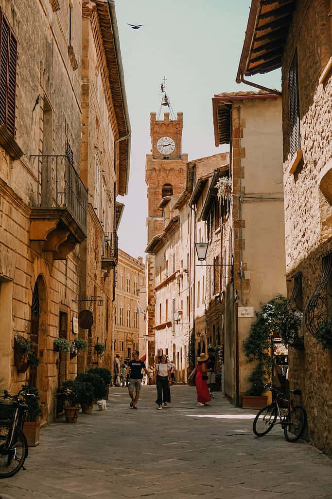 Torredel Reloj Y Calle Principal De Pienza, Italia Fondo de pantalla
