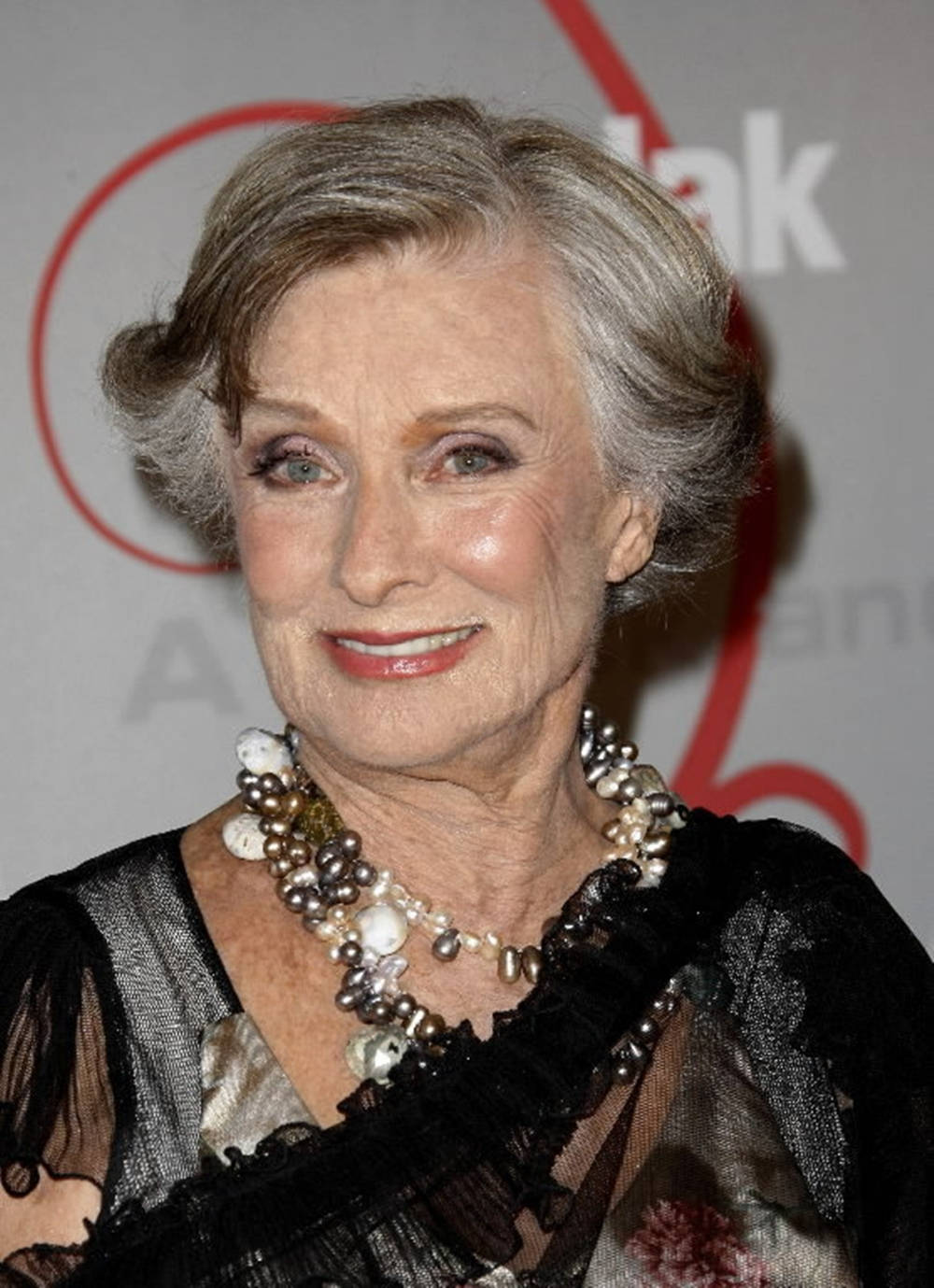 Cloris Leachman Crystal And Lucy Awards Wallpaper