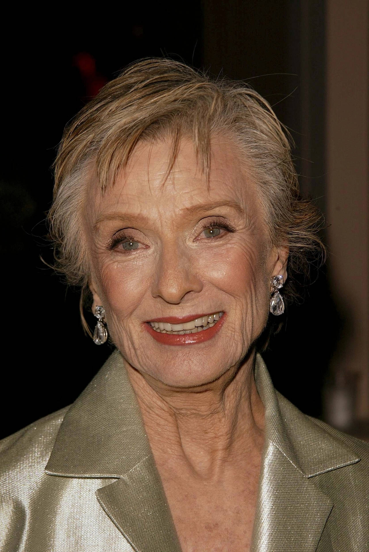 Cloris Leachman Iconic Actress And Comedian Wallpaper