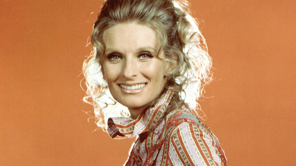 Cloris Leachman Television Character Phyllis Lindstrom Wallpaper