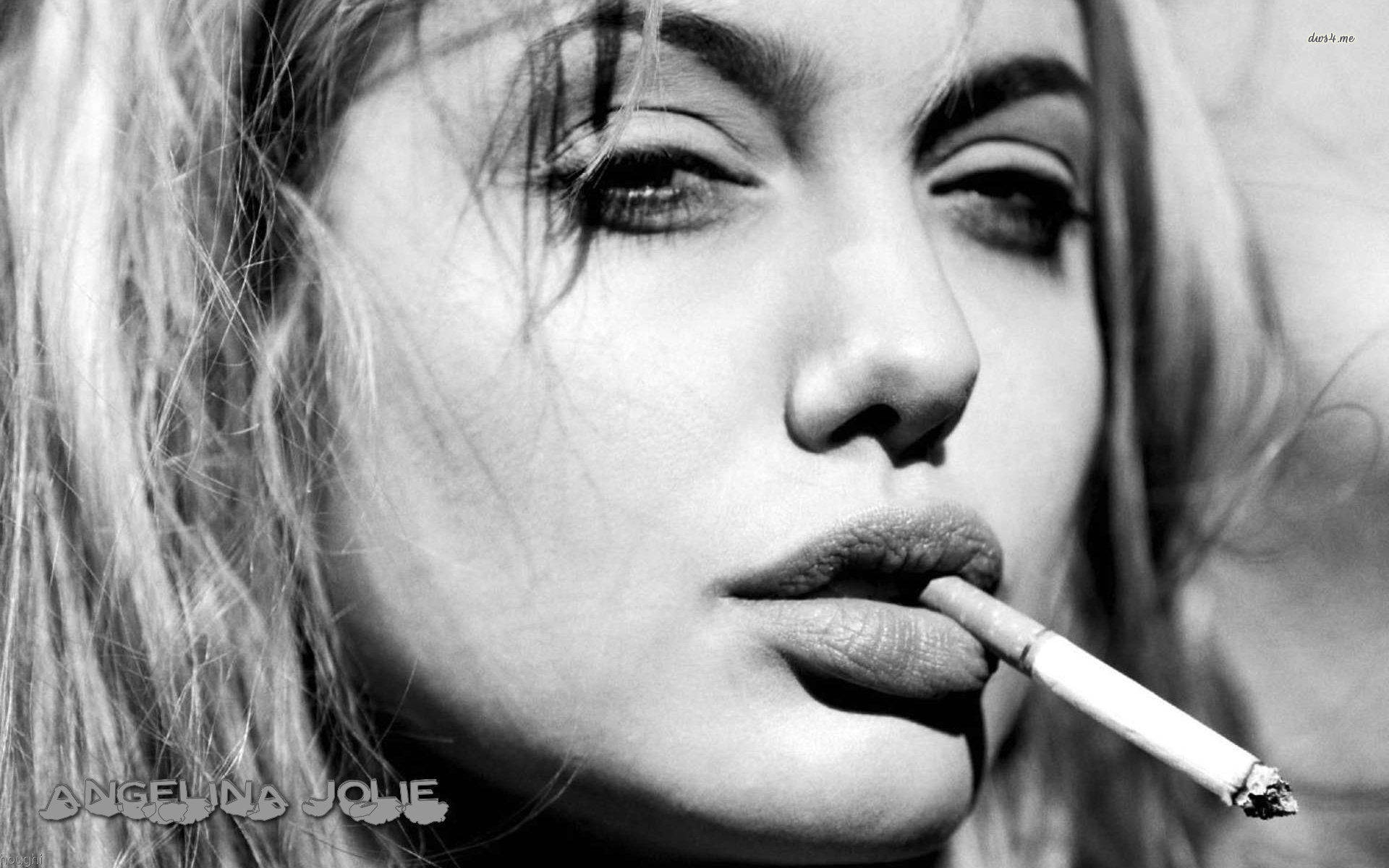 Close-up Angelina Jolie Smoking Wallpaper