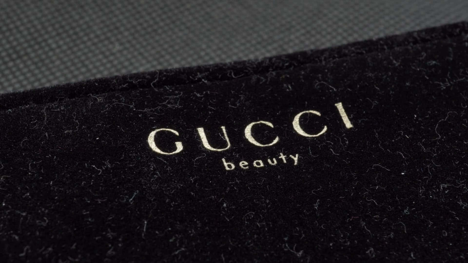 Bellezade Cerca De Gucci En 4k Fondo de pantalla