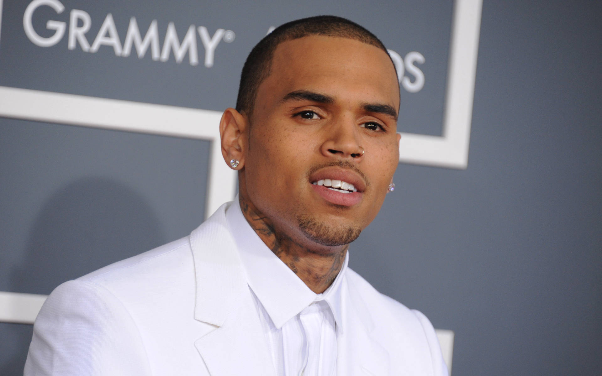 Close-up Chris Brown Grammy Awards Background