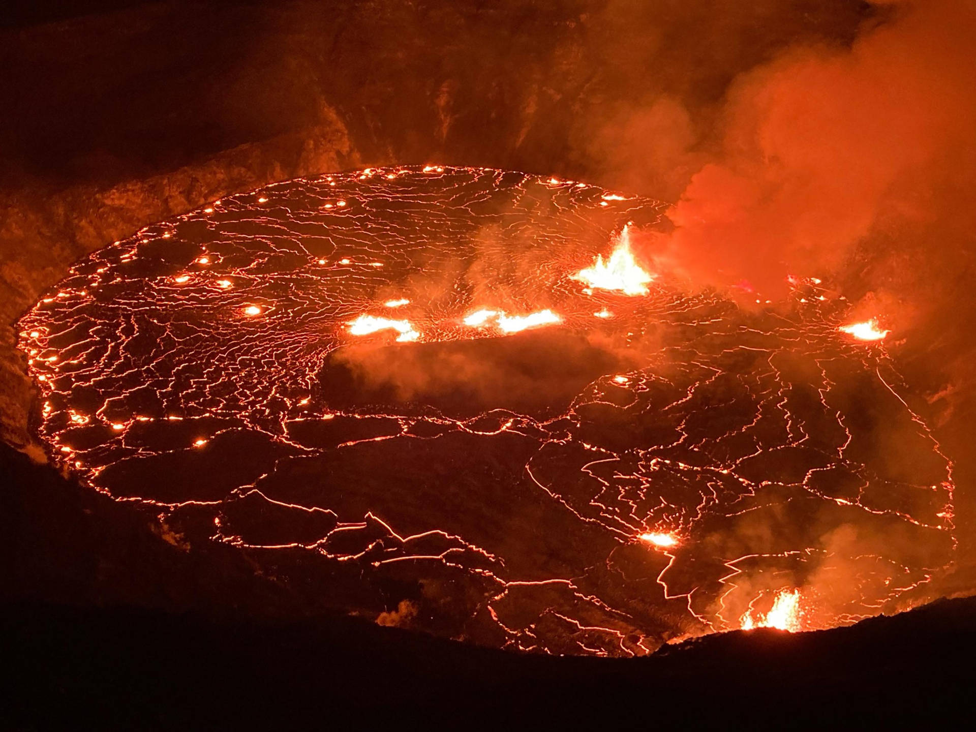 Planocercano De La Salida De Magma Del Volcán Kilauea. Fondo de pantalla