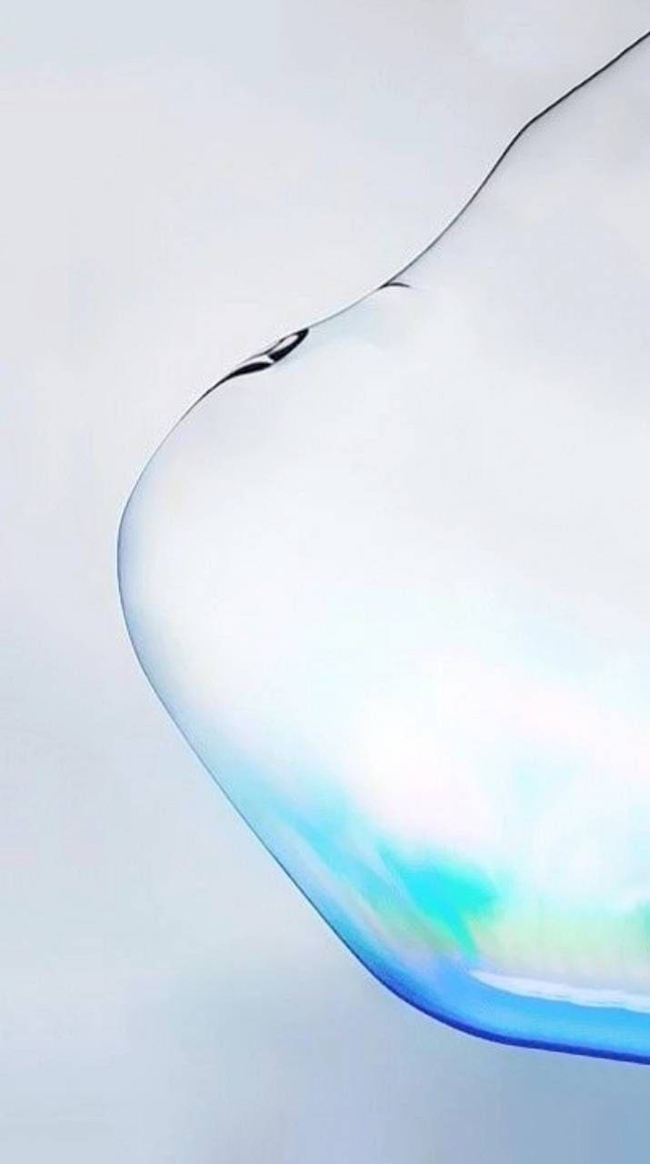 A close look at the Samsung Galaxy Note 10 and its water resistant design Wallpaper