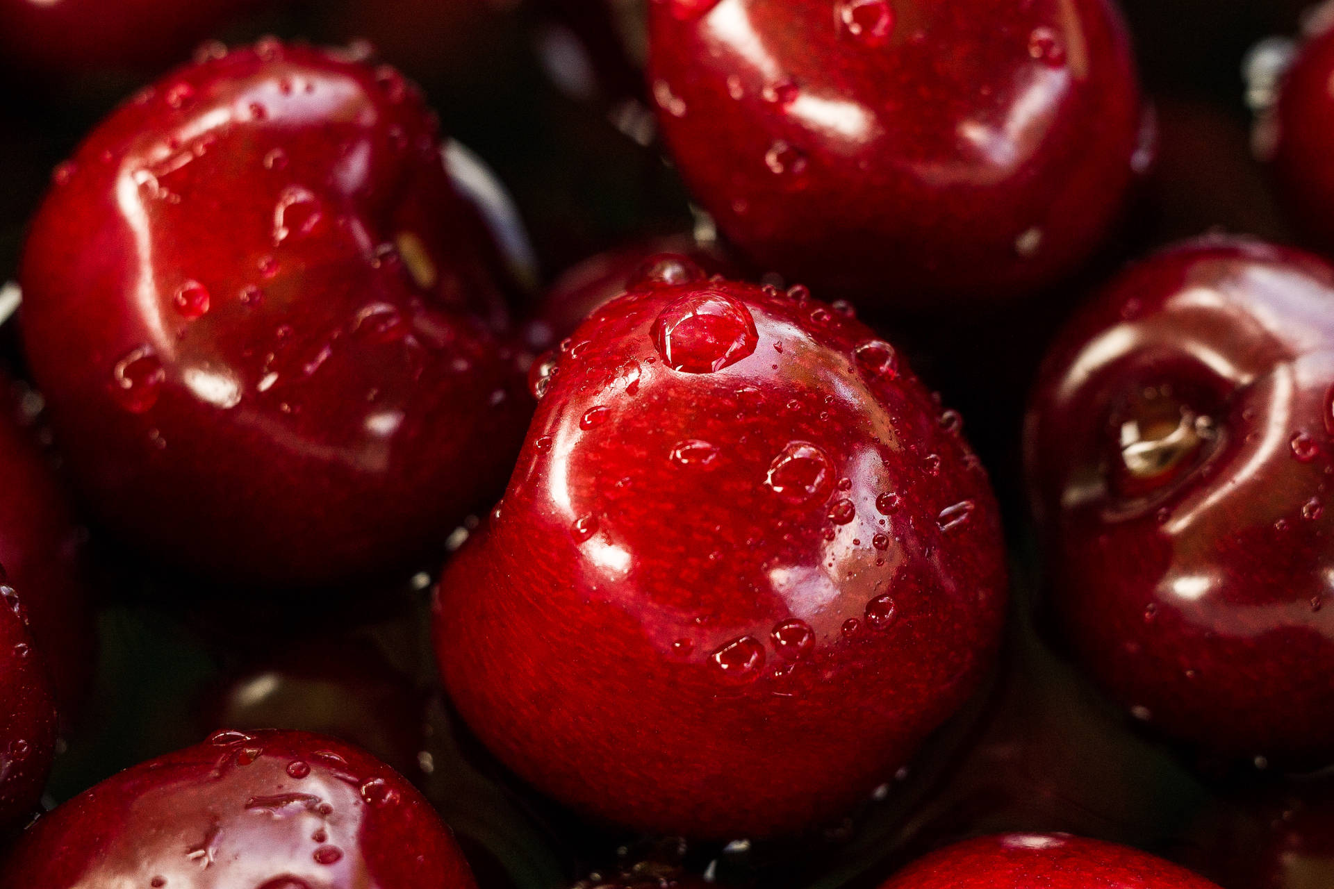 Close-up Of Red Cherries Wallpaper