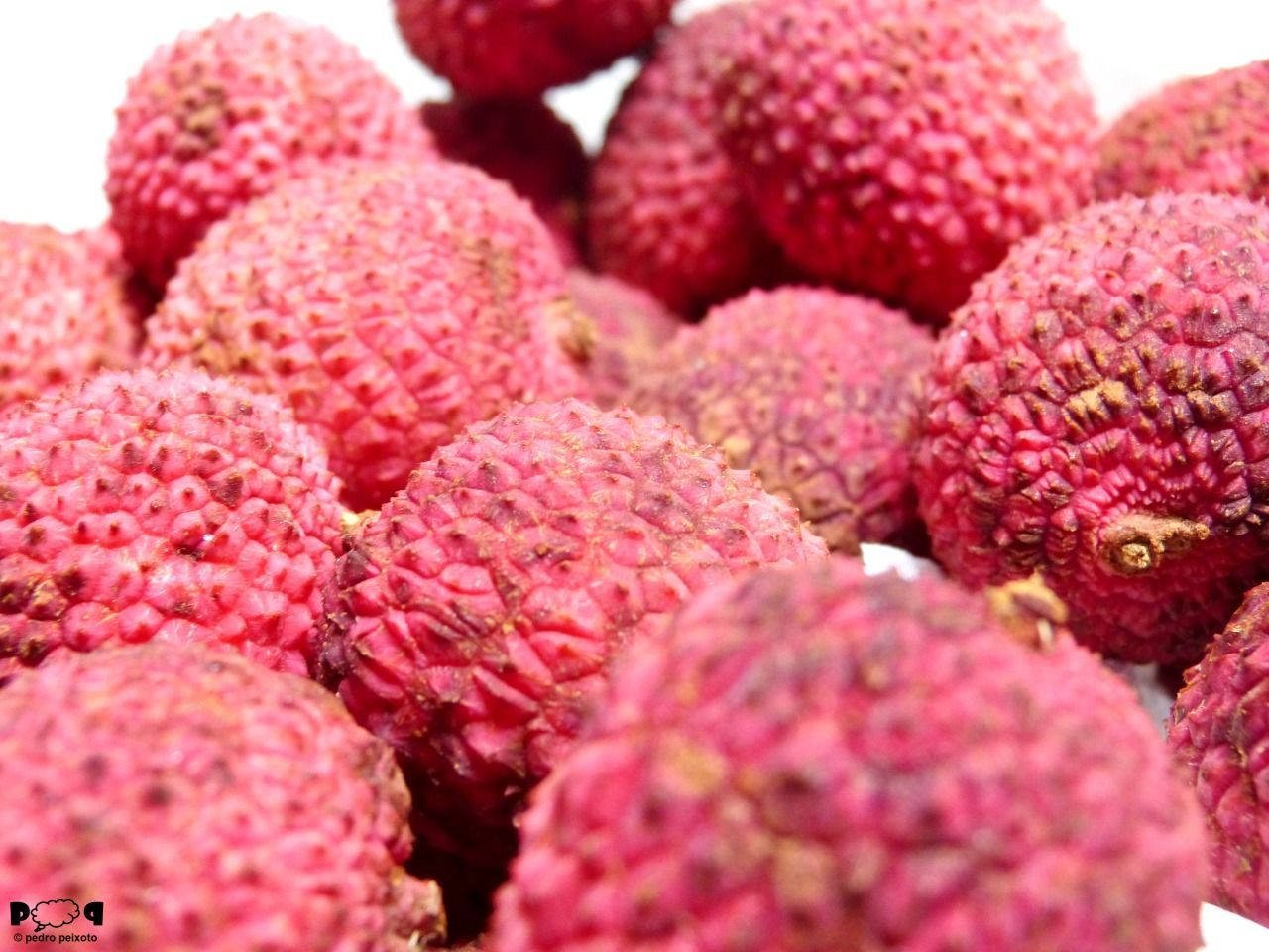 Close Up Pink Round Lychee Fruits Wallpaper