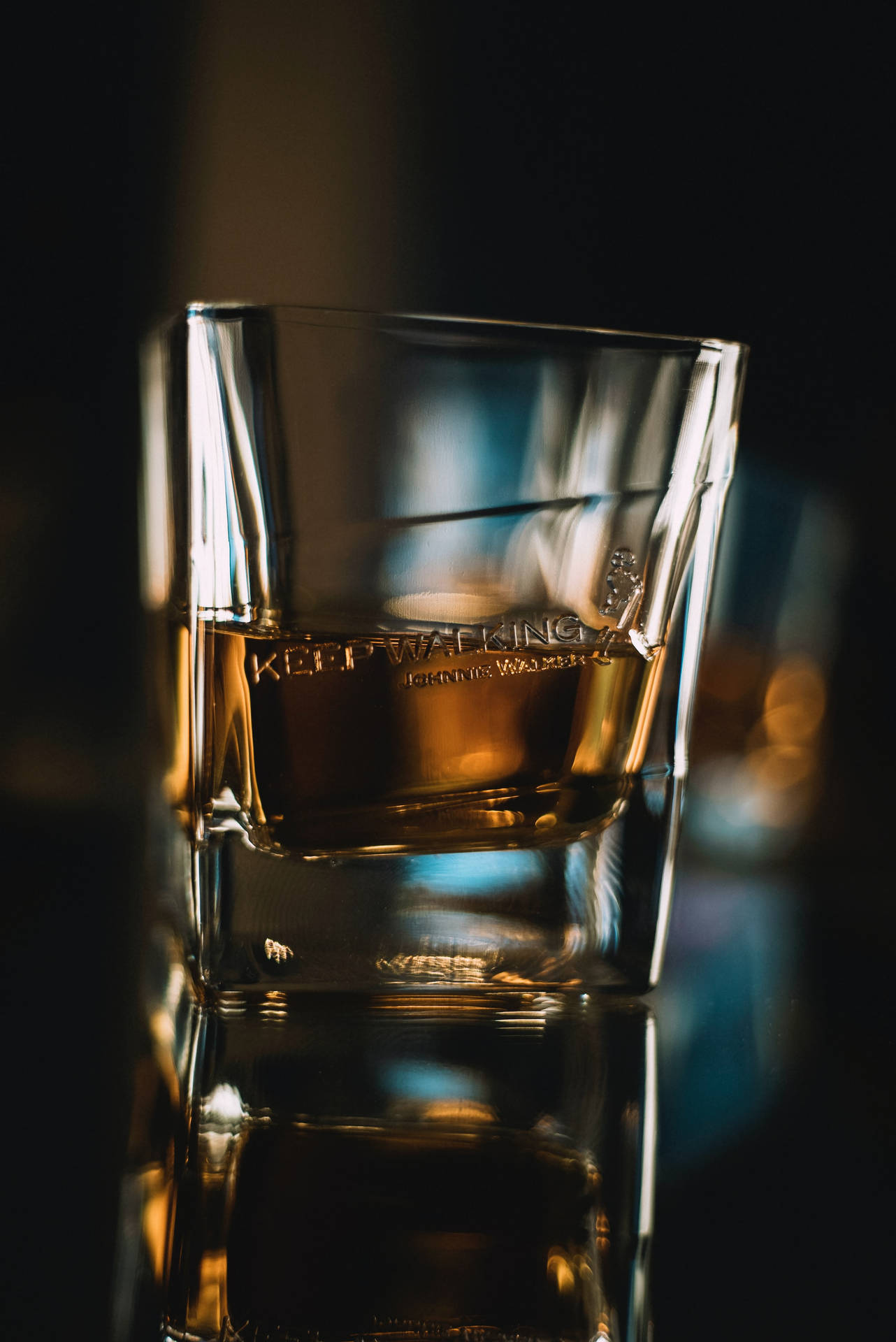 Primopiano Di Whisky In Bicchiere Da Shot Sfondo