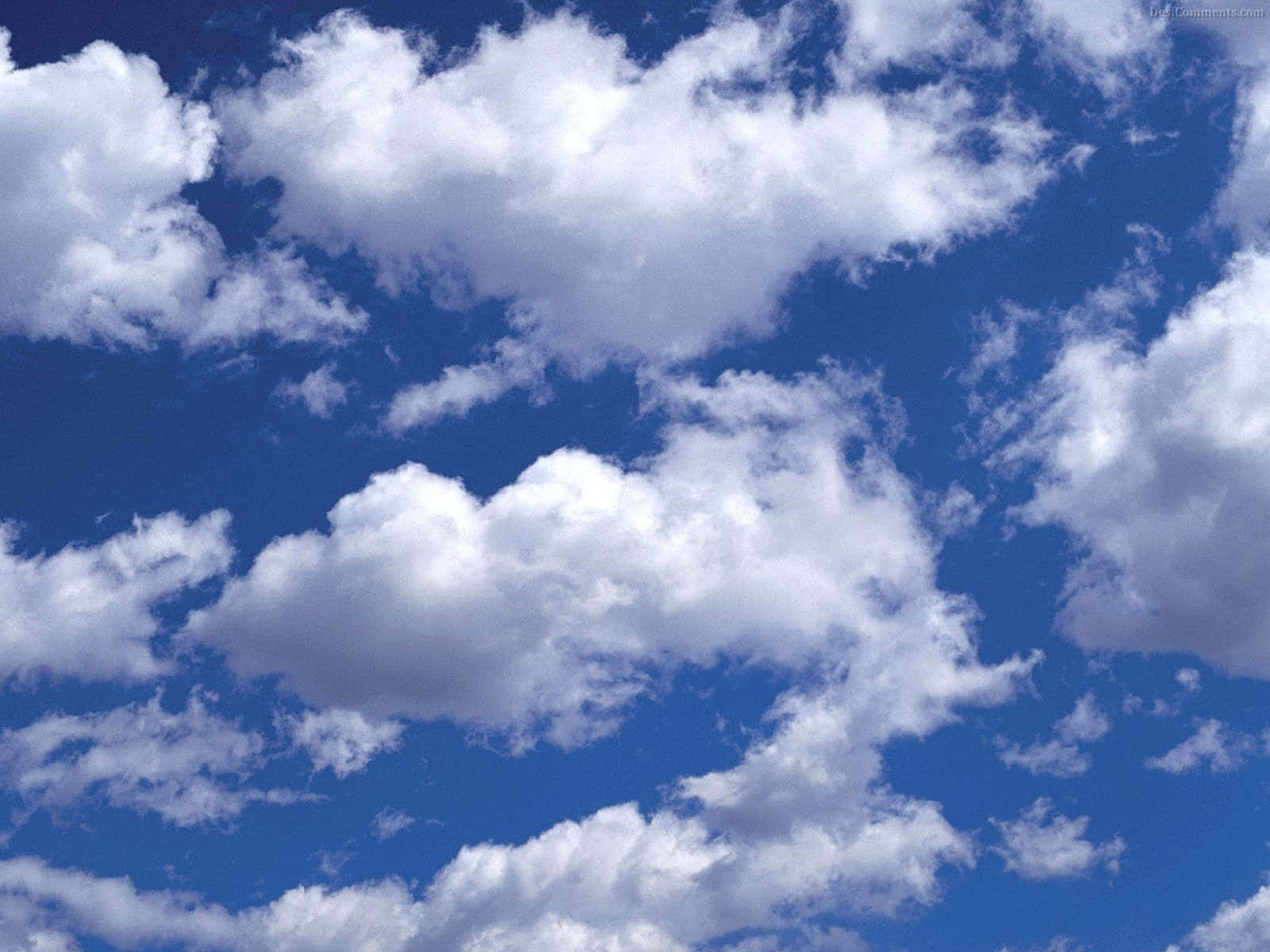 Sanfterund Wogender Hintergrund Mit Wolken