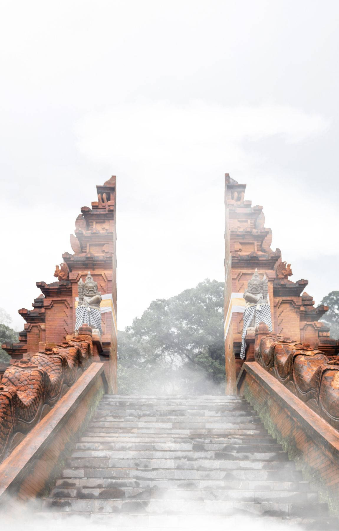 Cloudy Lempuyang Temple Bali Indonesia Background