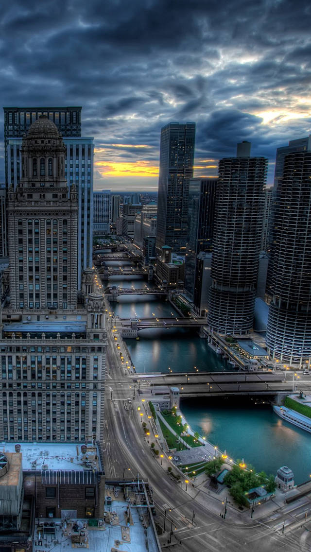 Cloudy Sky Above Chicago River Wallpaper