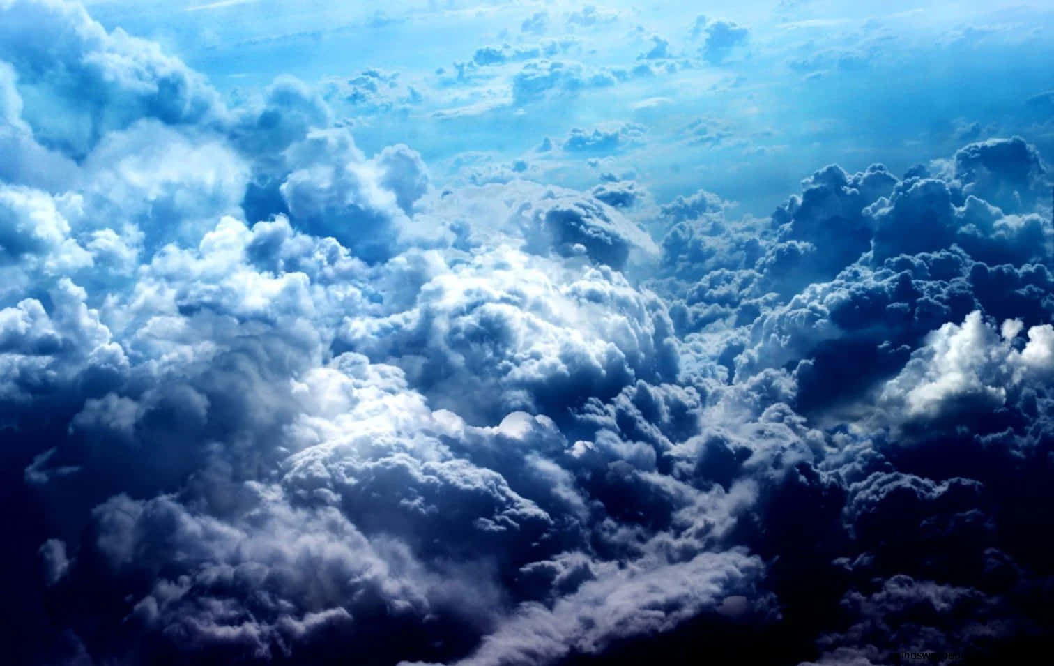 Goditiun Momento Di Serenità Con Il Cielo Nuvoloso