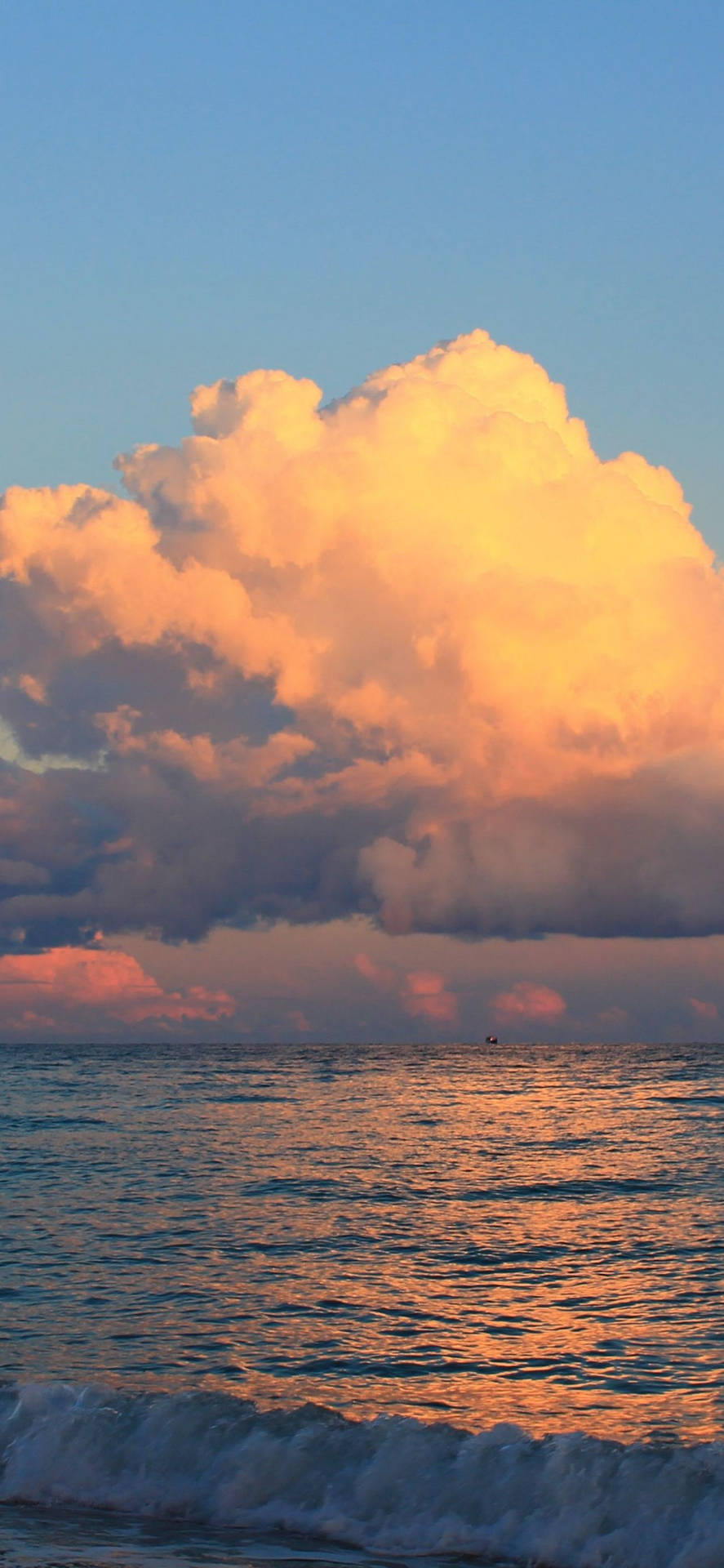 Cloudy Sunset Ocean Wallpaper