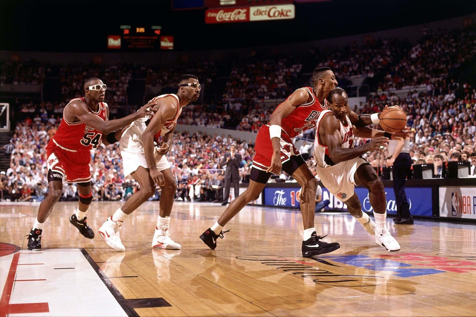 Clyde Drexler 1992 Nba Finals Bulls Versus Blazers Wallpaper