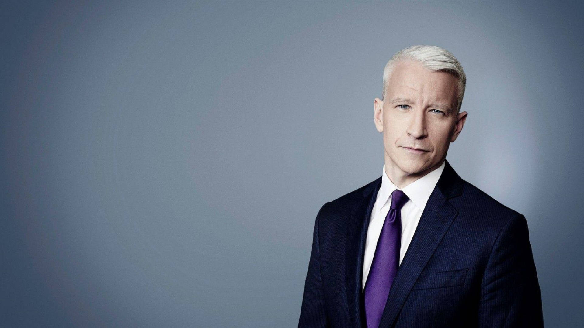 CNN's Anderson Cooper giver dig de seneste nyheder. Wallpaper