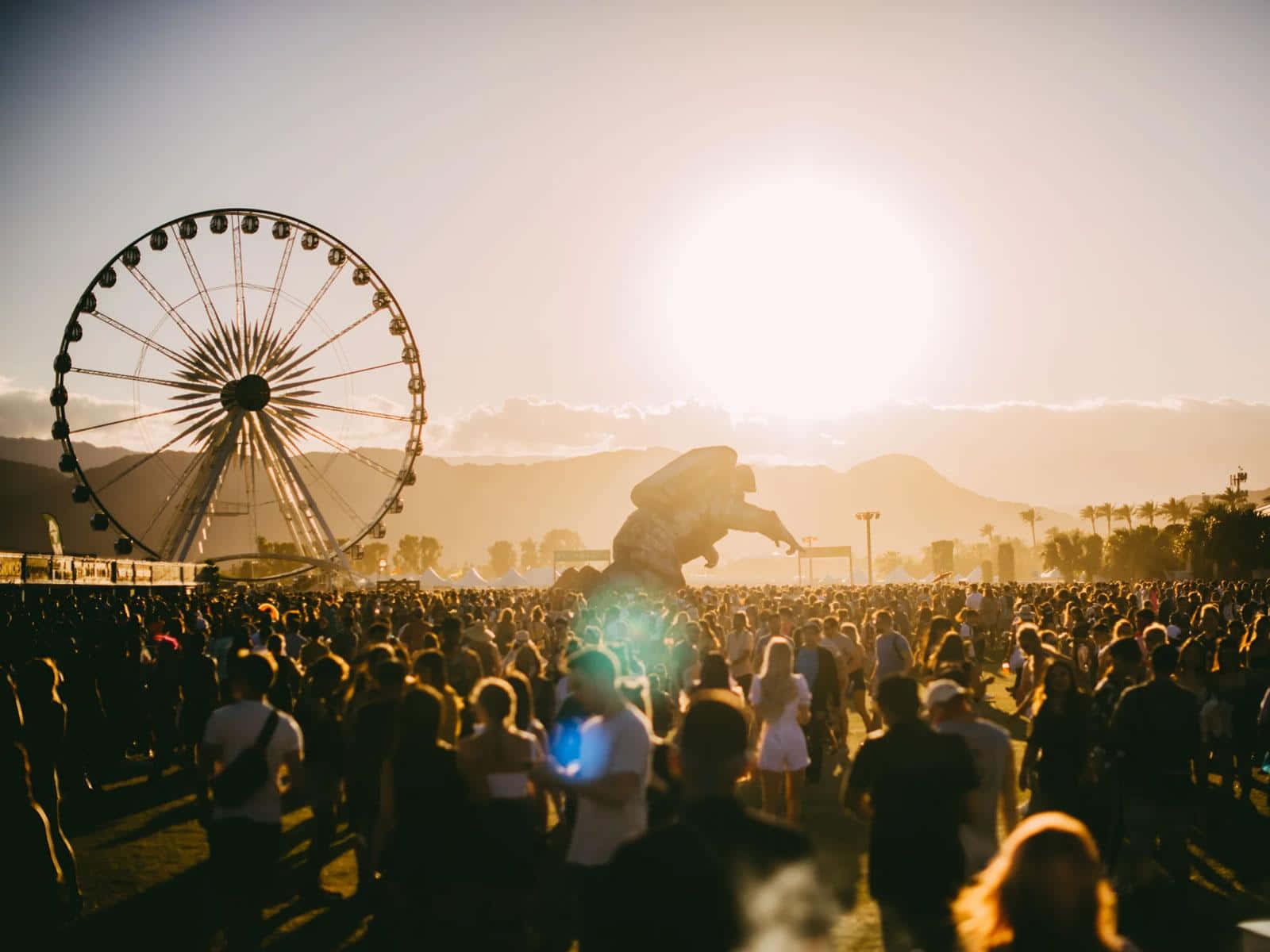 Denberömda Coachella-skylten Markerar Festivalens Återkomstssäsong.