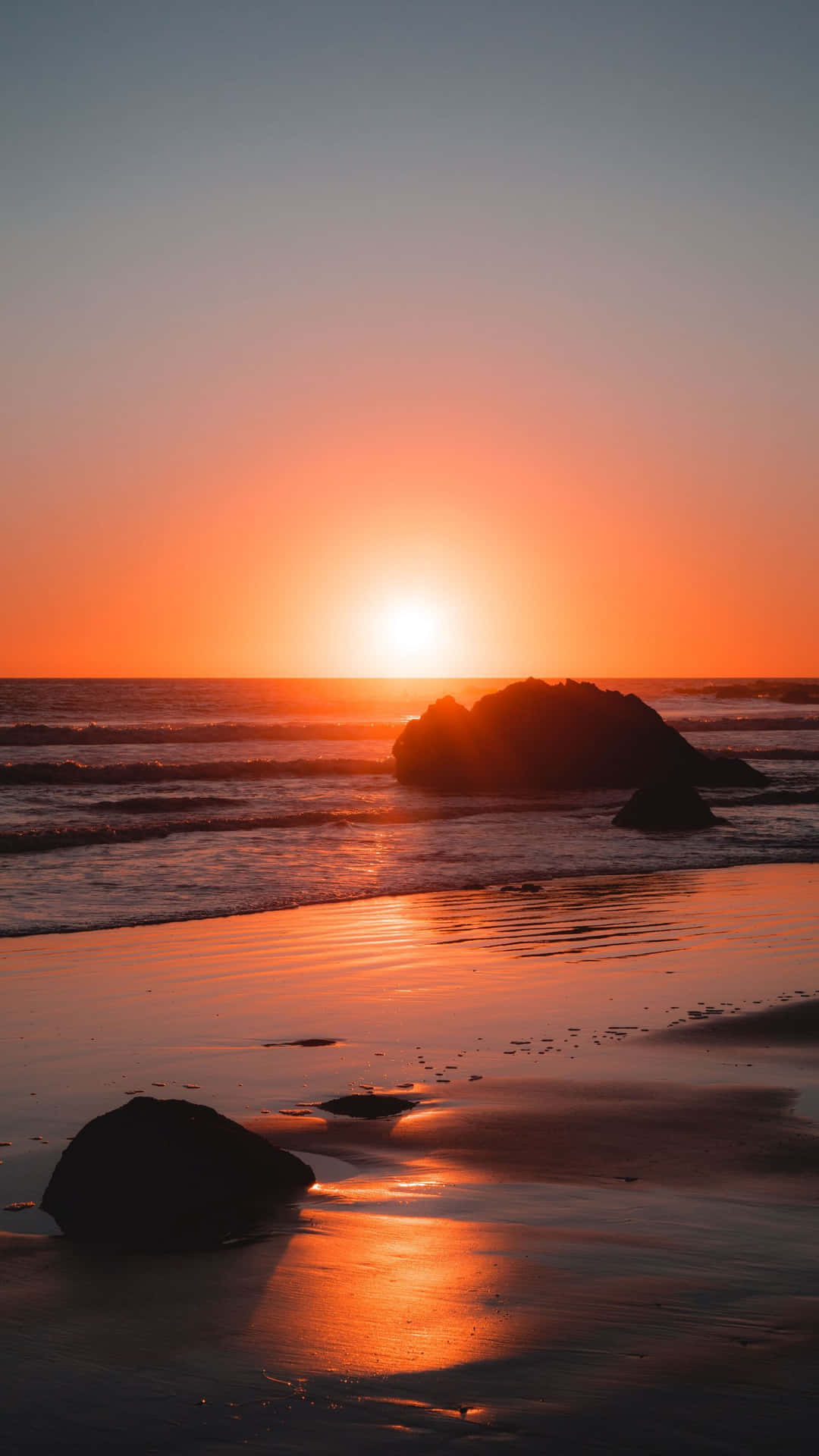 Serene Coastal Sunset Wallpaper