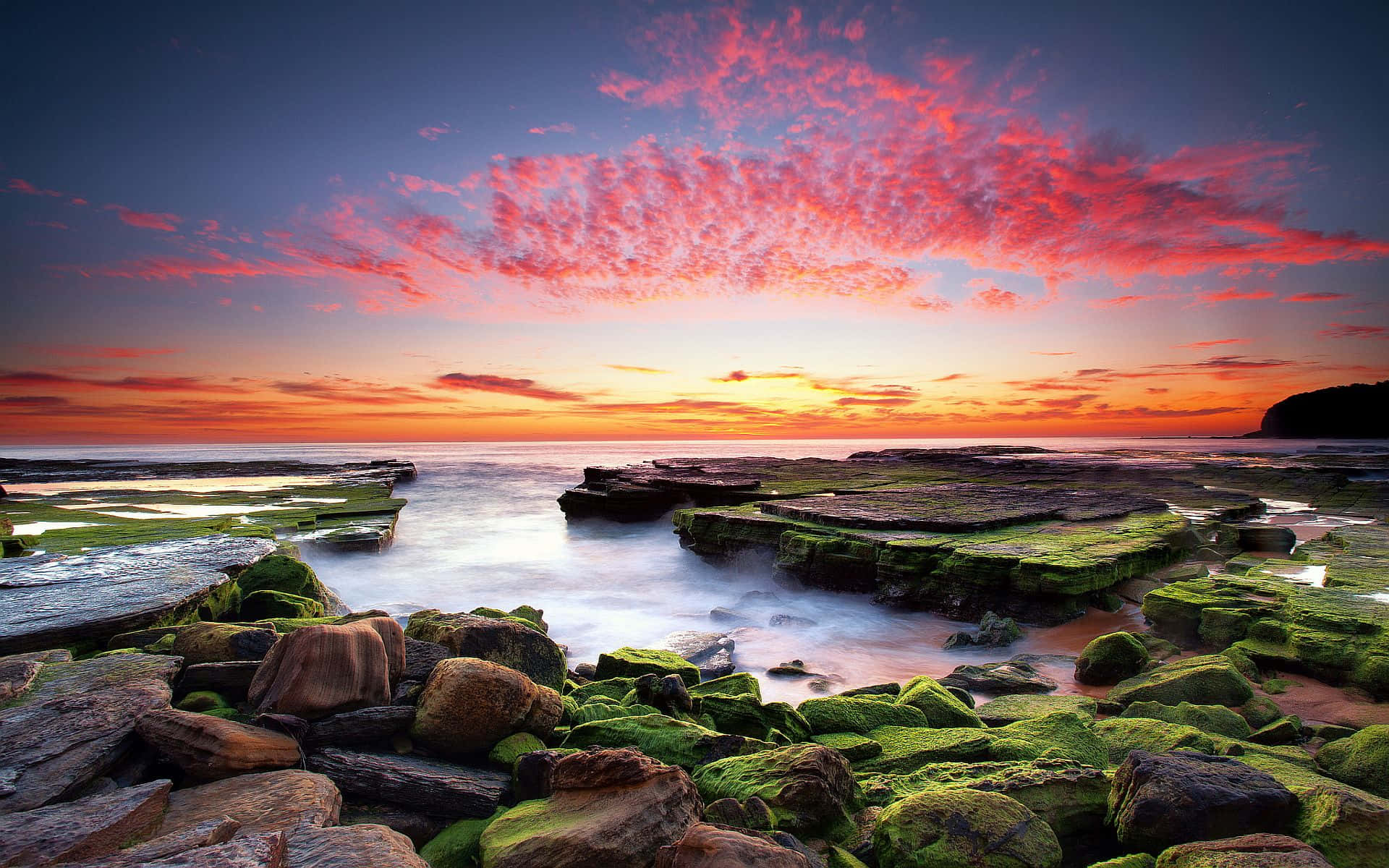 Caption: Stunning Coastal Sunset Wallpaper