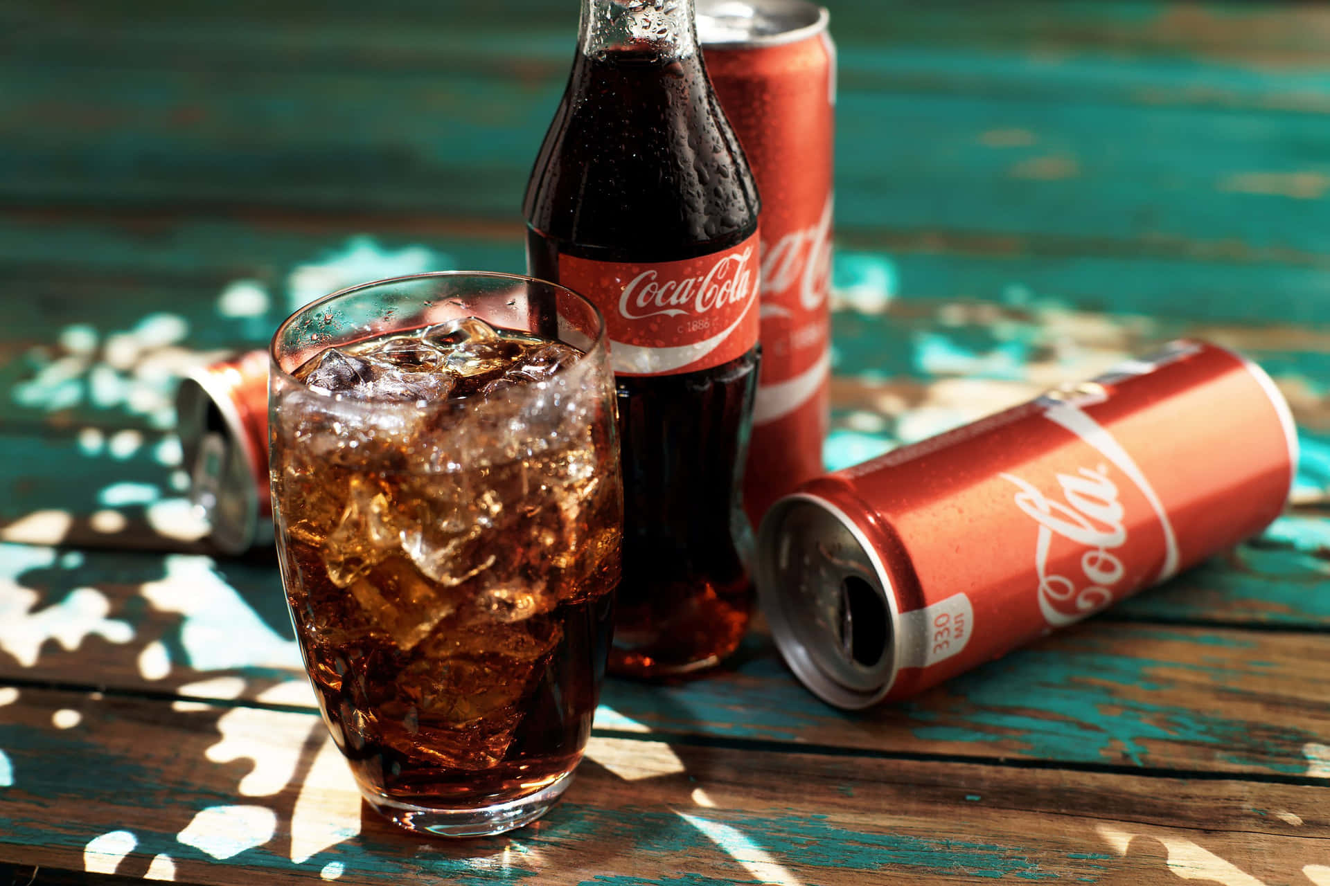 Rinfrescanteversata Di Coca Cola - Esplosione Di Sapore Dissetante