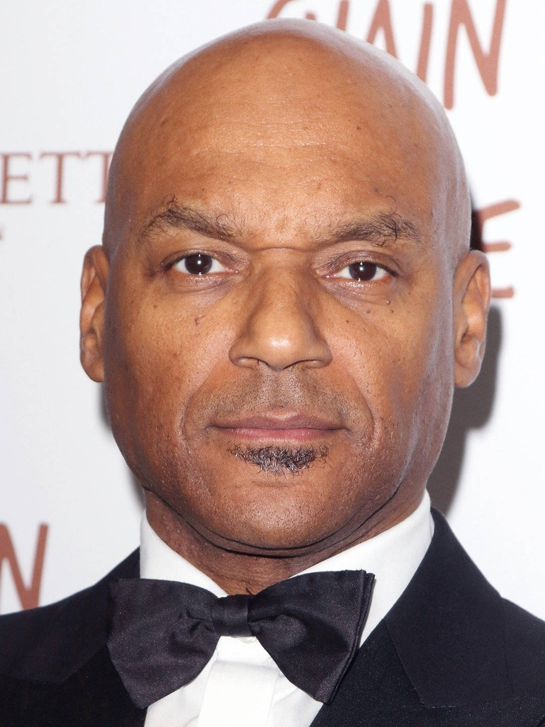 Colin Salmon - Fluga Och Knytblus (more Commonly Used For Bow And Tie) Wallpaper
