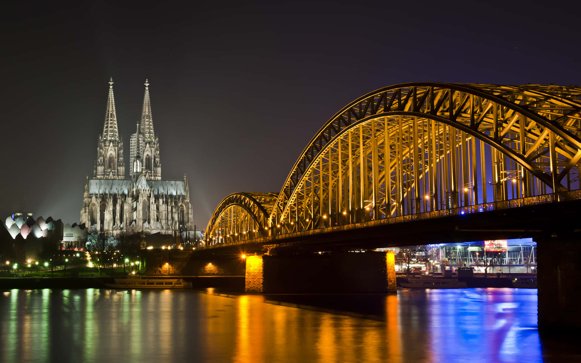 Cologne Cathedral At Night Wallpaper