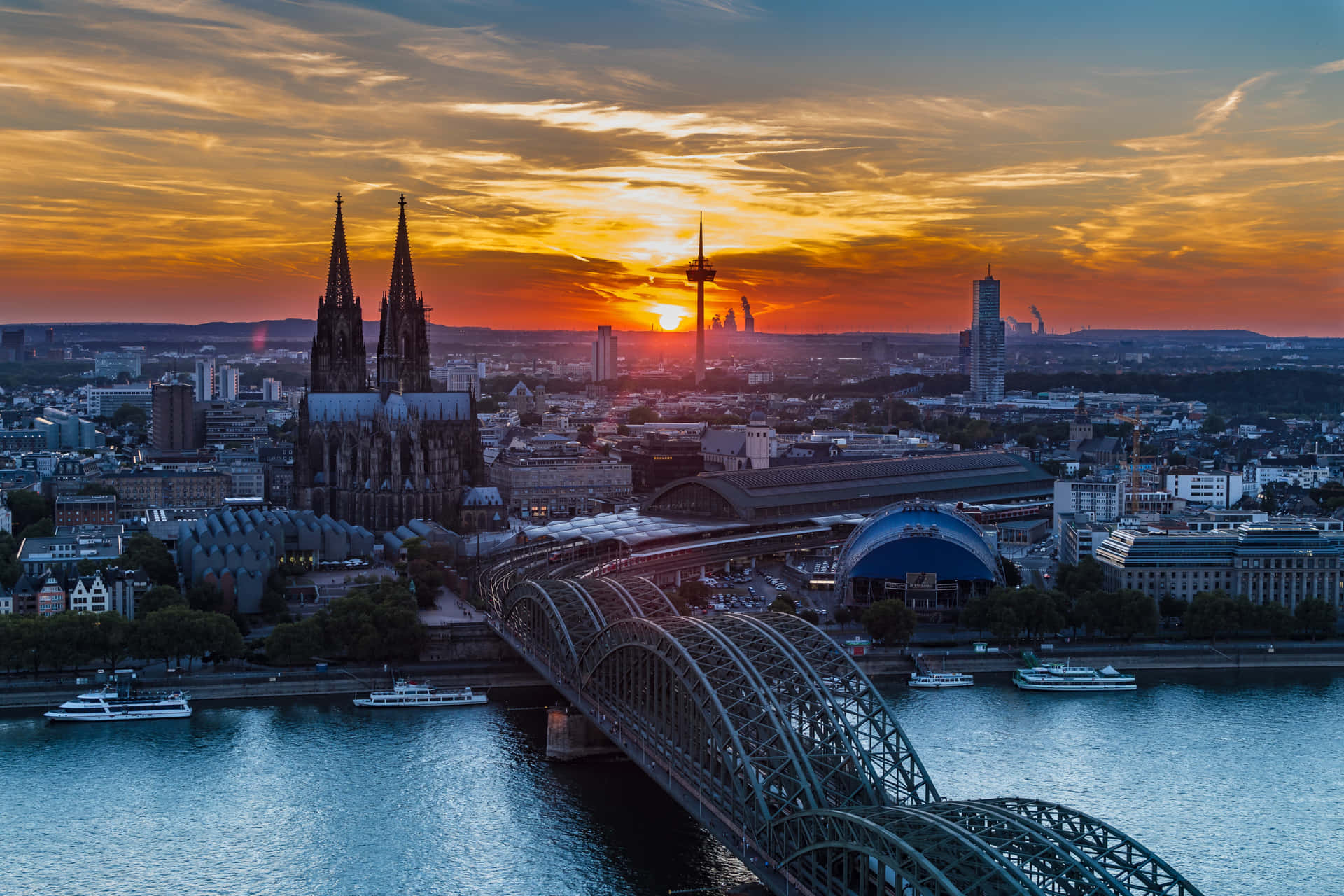 Cologne Cathedral Cityscape Wallpaper
