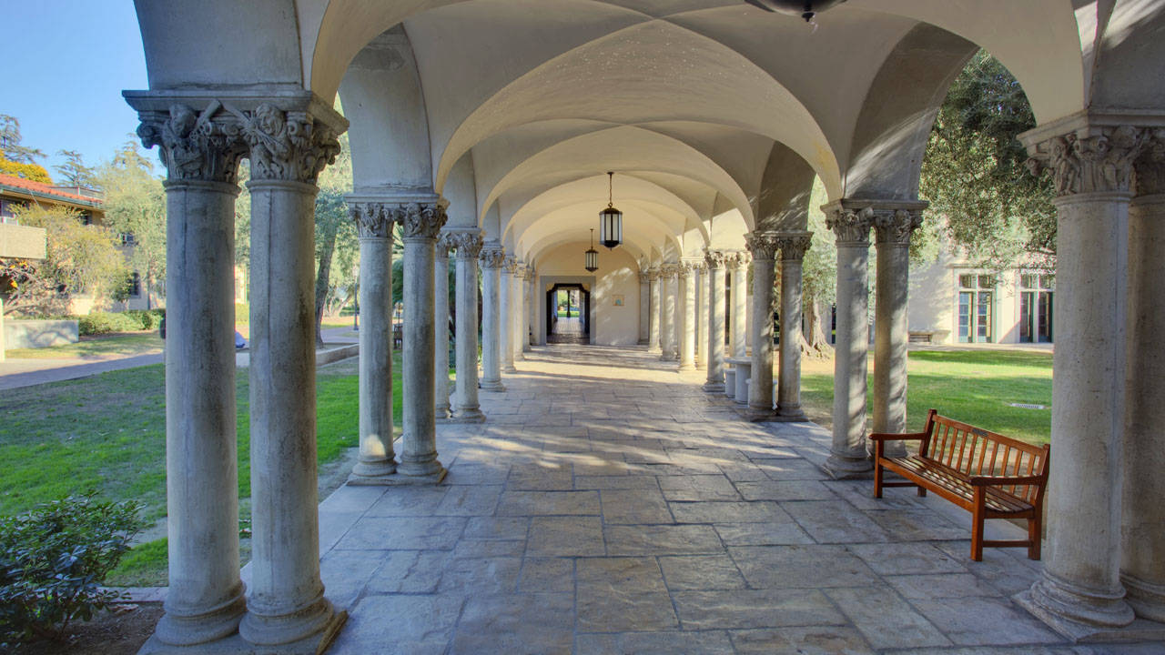 Colonnatodel Passaggio A Caltech Sfondo