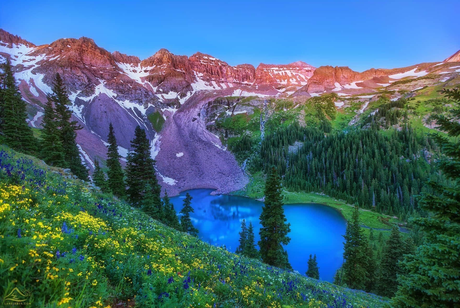Majestic Mountains and Serene Lake in Colorado
