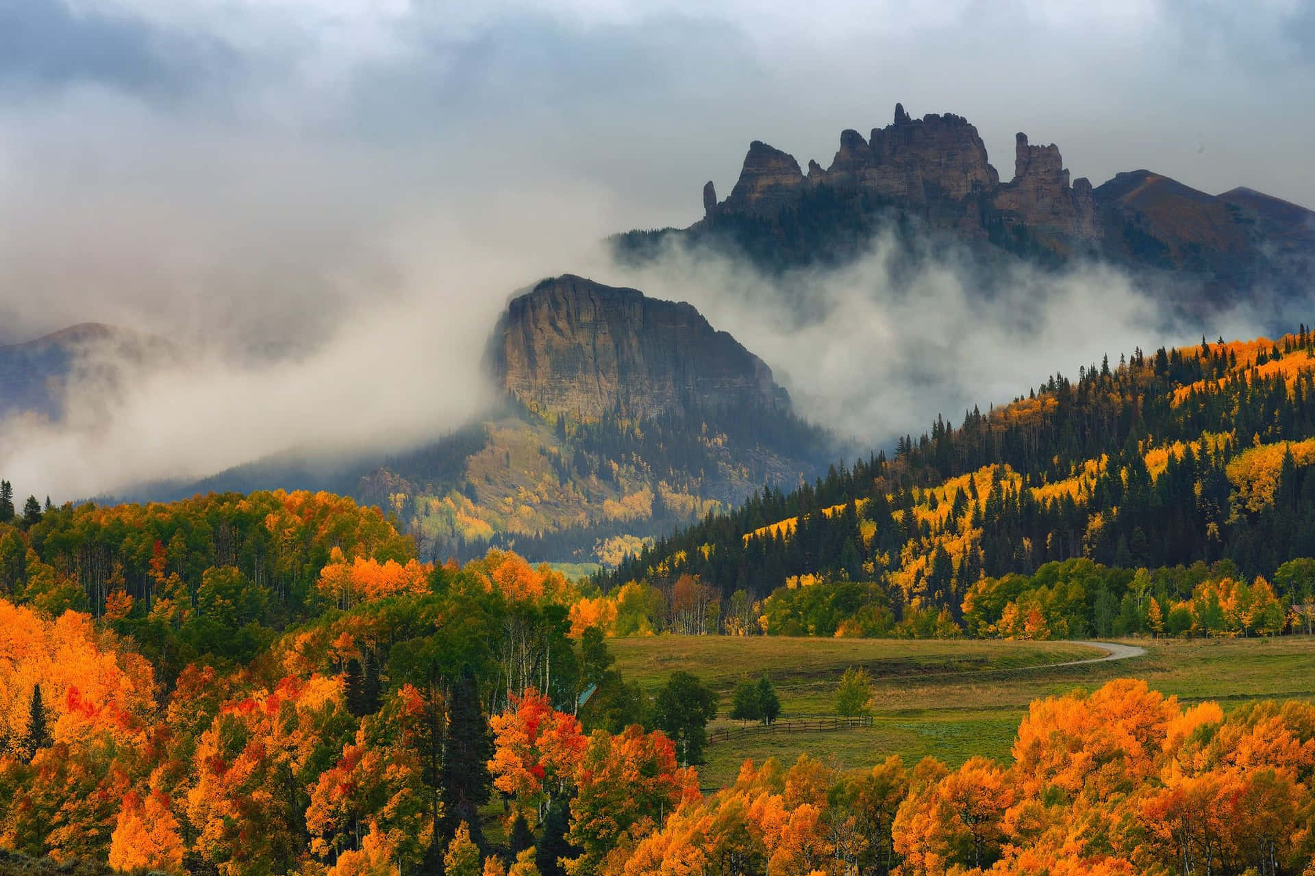 Magiade Las Montañas Rocosas En Colorado Fondo de pantalla