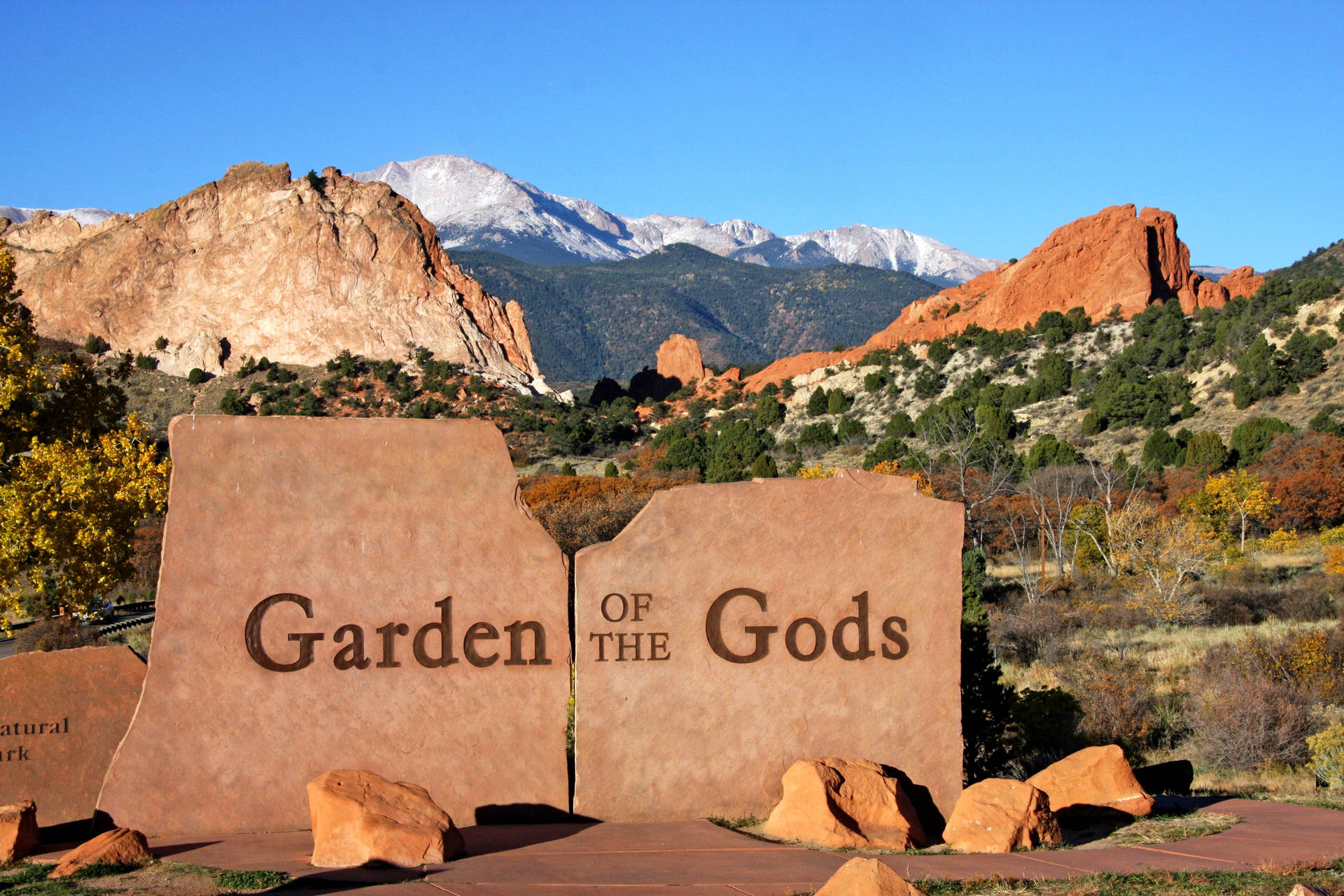 Colorado's Garden Of Gods Entrance Wallpaper